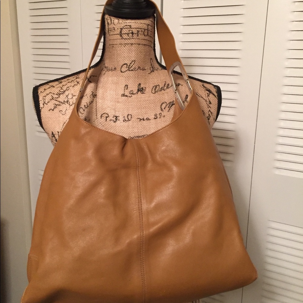 TOD’S HOBO (In A Beautiful Buttery Camel)